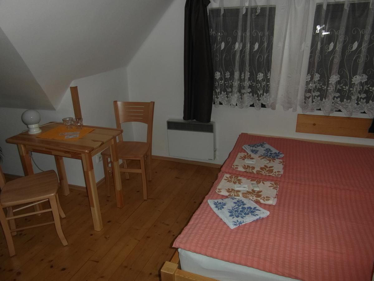 Český Krumlov Pension U Soudu מראה חיצוני תמונה